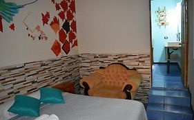 MapleTico Guesthouse